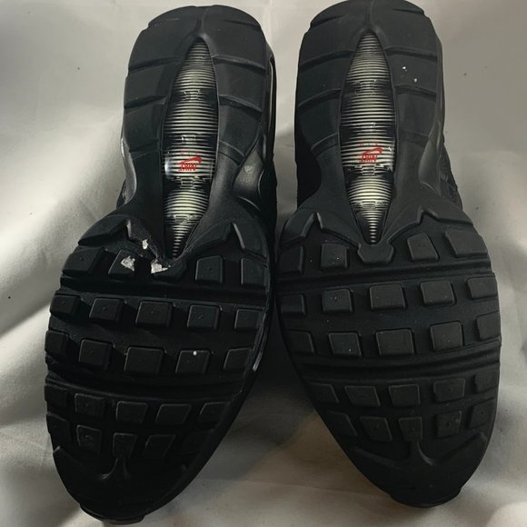 Nike Air Max 95 - Black & Red - Picture 7 of 7